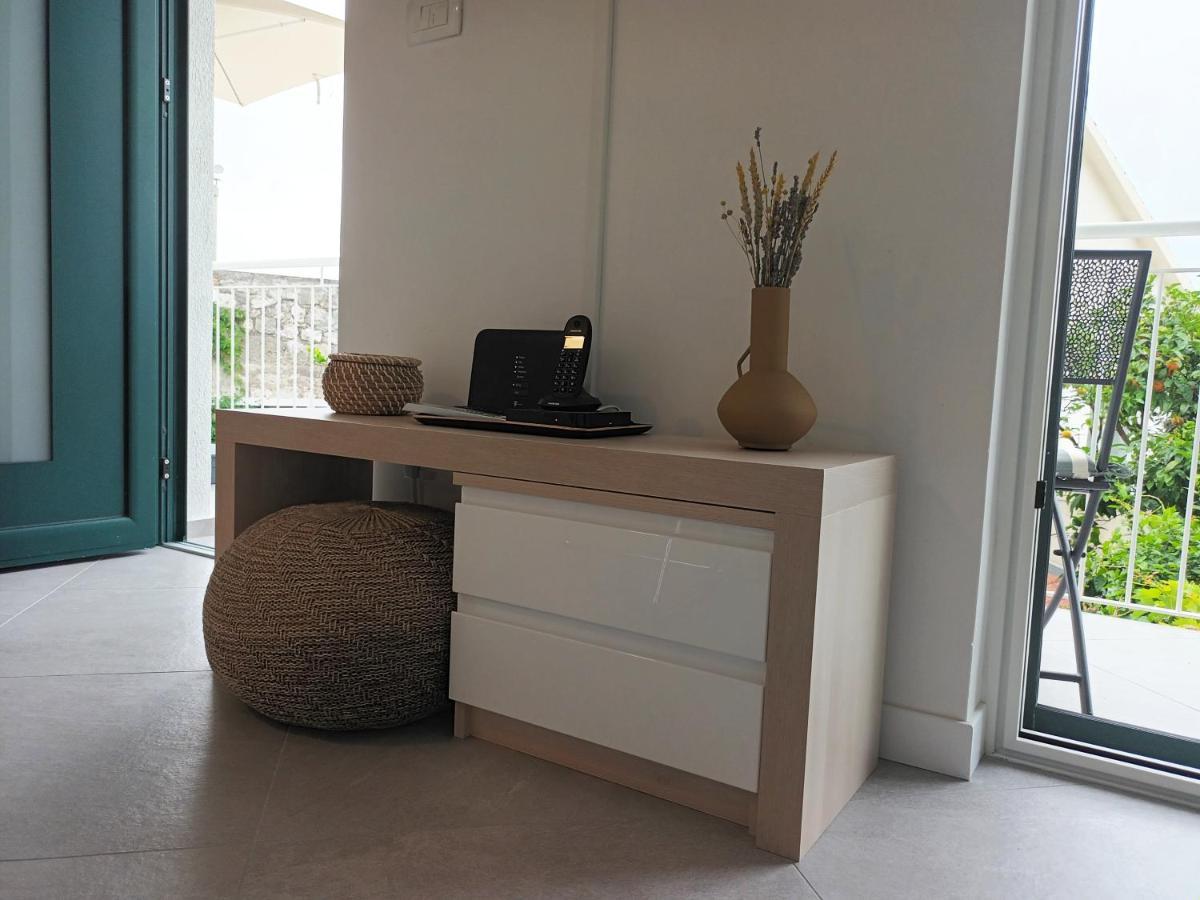 Jesliving Hvar - 2 Bedroom Elegant Apartment With Sea View In Historic Center Of Hvar Town Exterior foto