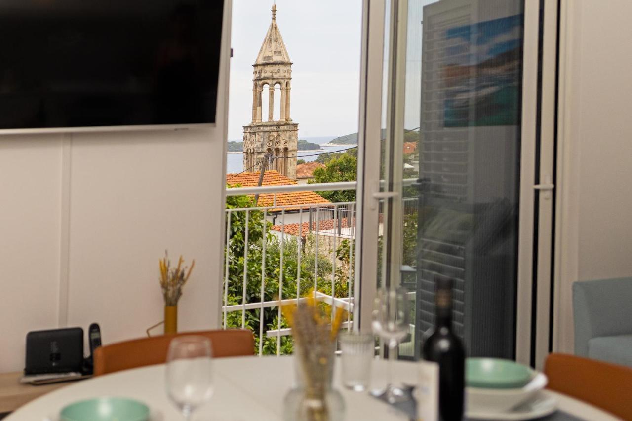 Jesliving Hvar - 2 Bedroom Elegant Apartment With Sea View In Historic Center Of Hvar Town Exterior foto