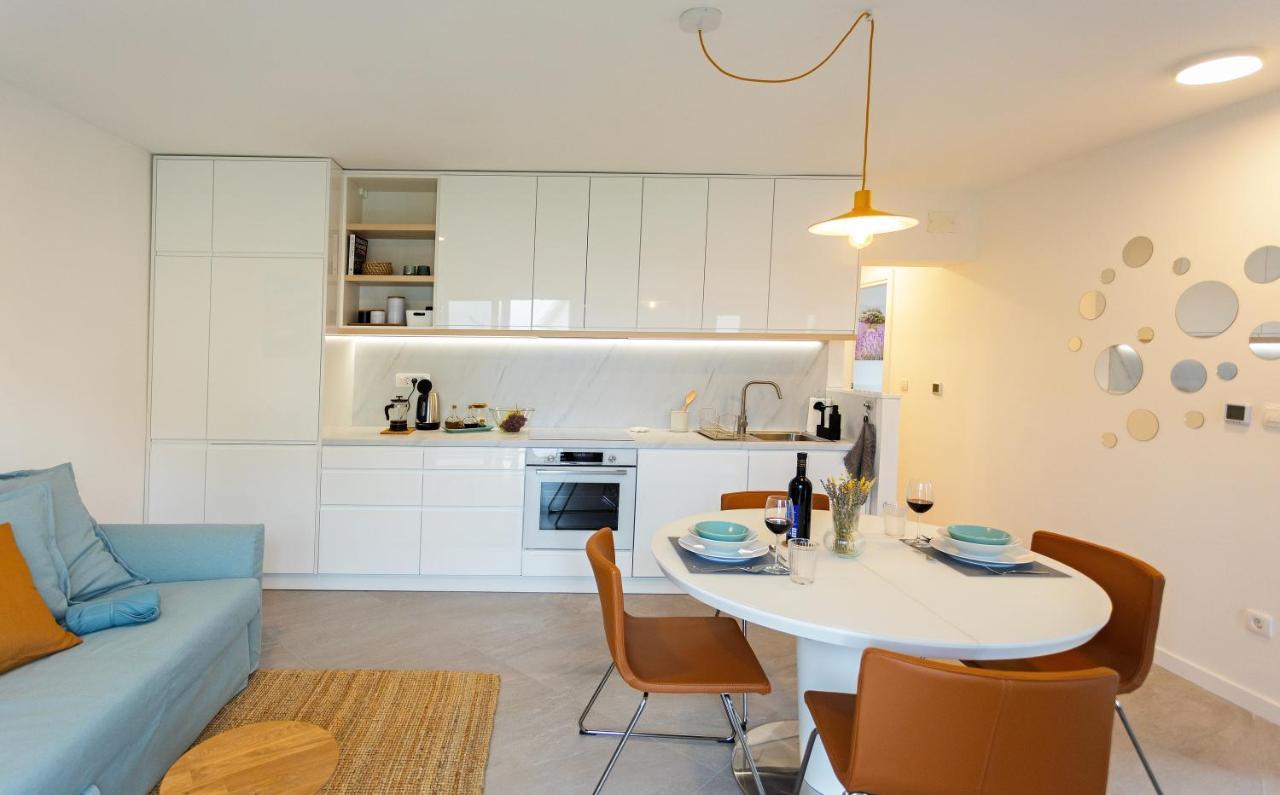 Jesliving Hvar - 2 Bedroom Elegant Apartment With Sea View In Historic Center Of Hvar Town Exterior foto