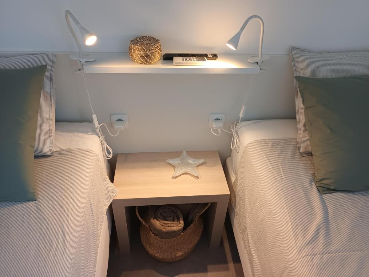 Jesliving Hvar - 2 Bedroom Elegant Apartment With Sea View In Historic Center Of Hvar Town Exterior foto
